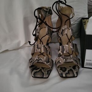 Banana Republic Brown Heels Elegant Design